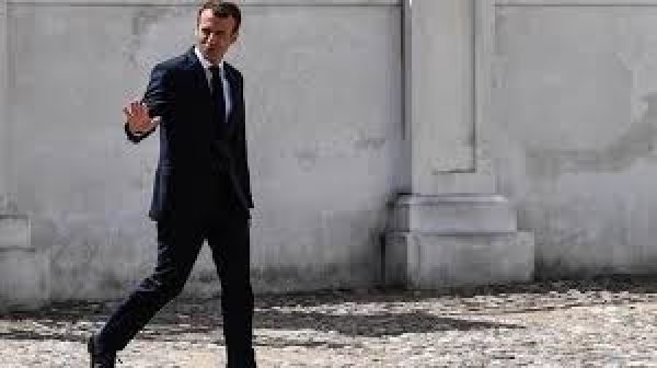 Macron 4